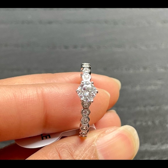 Solid 925 Sterling Silver Beehive Dainty Ring - Picture 7 of 10